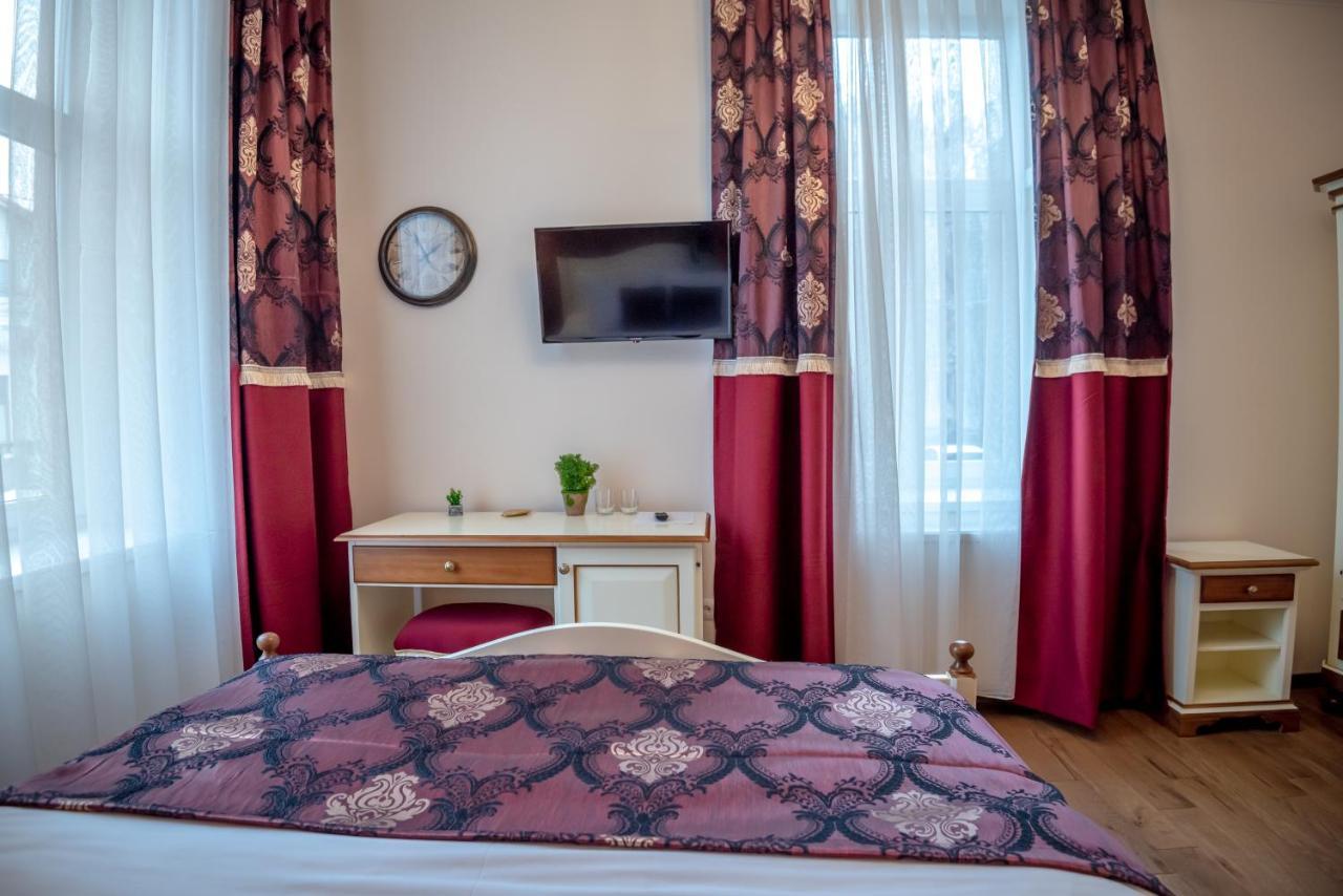 Ana Boutique Bed & Breakfast Alba Iulia Exterior photo